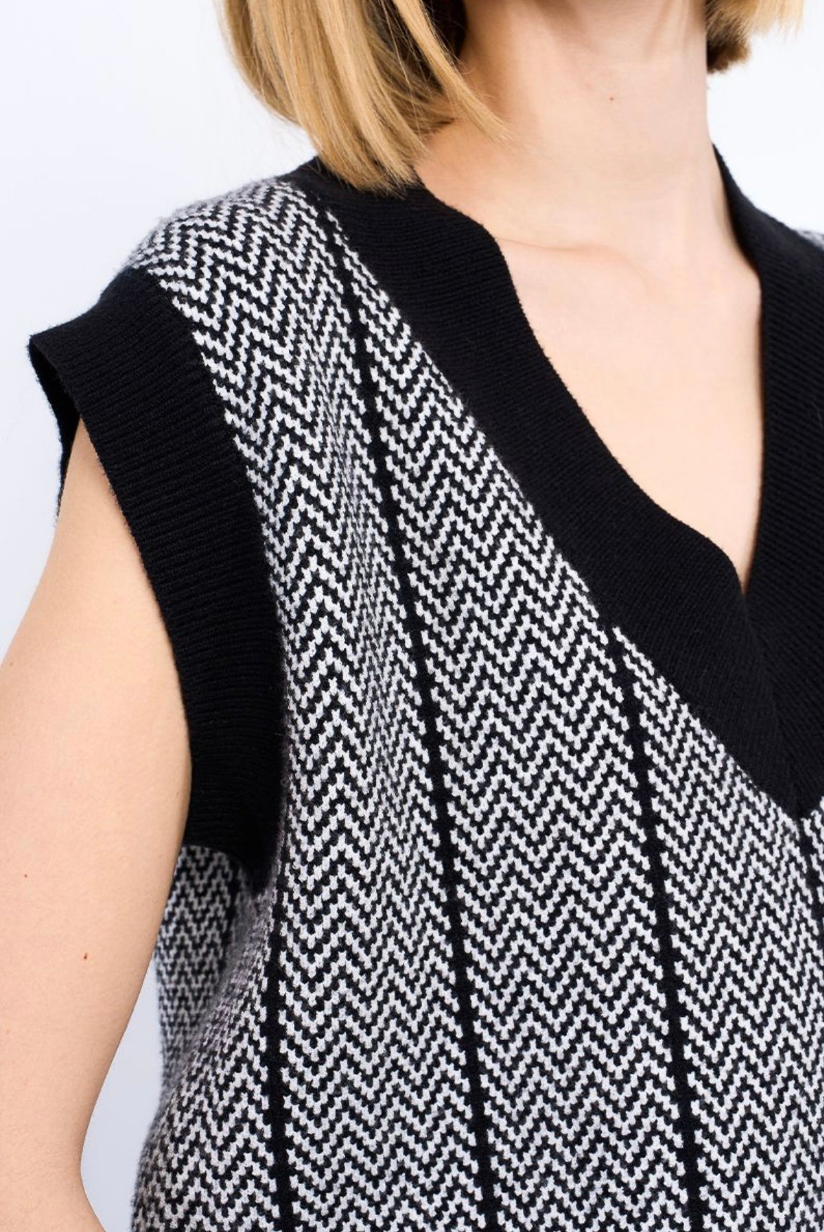 Sabrina Vest | Black