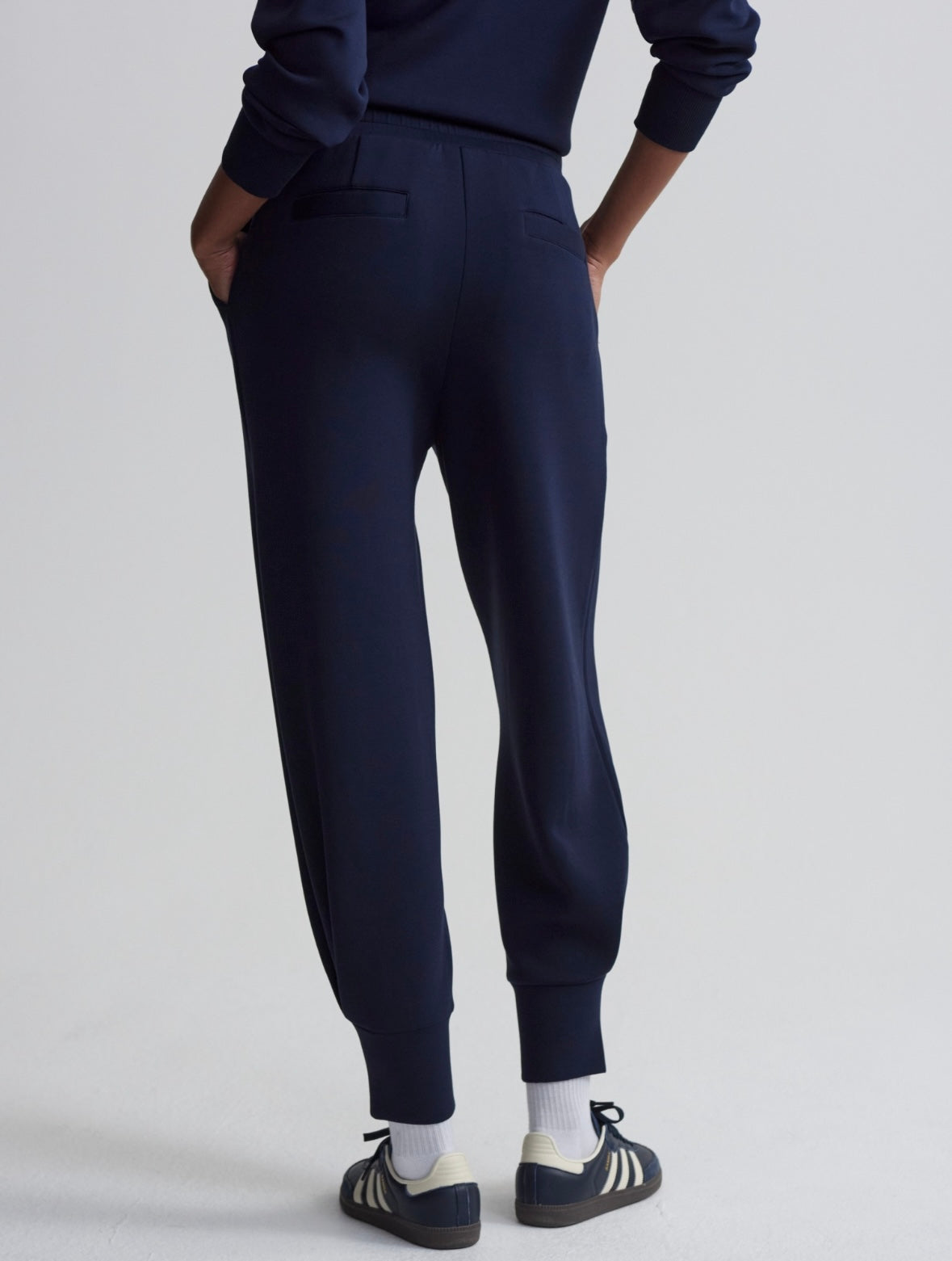 The Relaxed Pant 25 | Navy
