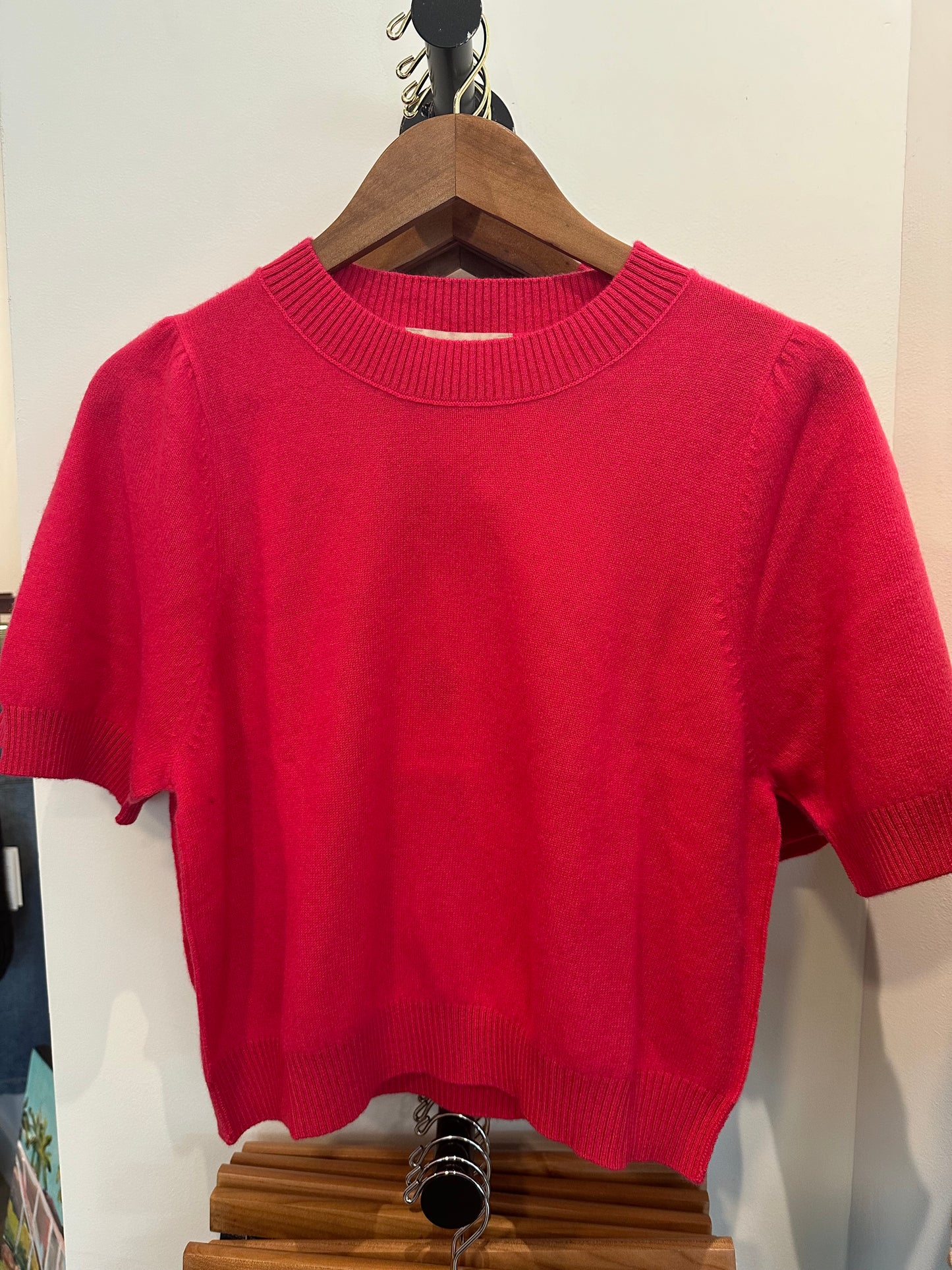 Jules Cashmere Short Sleeve Sweater| Fuchsia